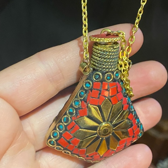 Vintage perfume bottle necklace Bronze inlay stone - Picture 4 of 6